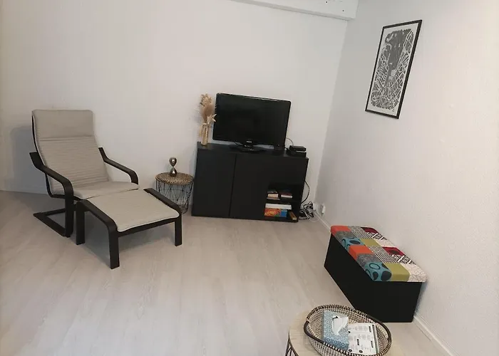 Camille, Quiet, Historic Center Of * La Rochelle (Charente-Maritime)