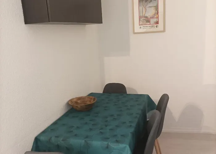 Camille, Quiet, Historic Center Of La Rochelle (Charente-Maritime)