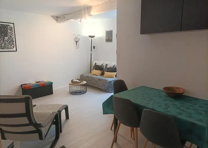 Camille, Quiet, Historic Center Of La Rochelle (Charente-Maritime)